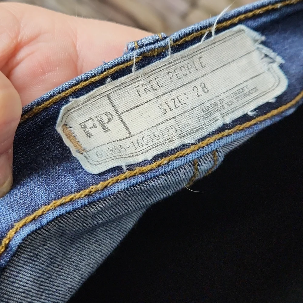Free People Distressed High-Rise Skinny Jeans - 28 - Picture 8 of 8
